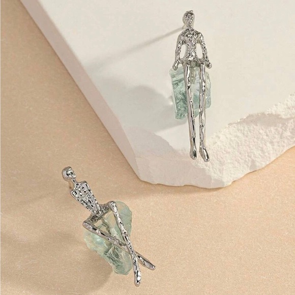 Stick Figure Couple- Sitting on Fluorite Rock Modern Abstract Art Sculpture Stud - Picture 3 of 8